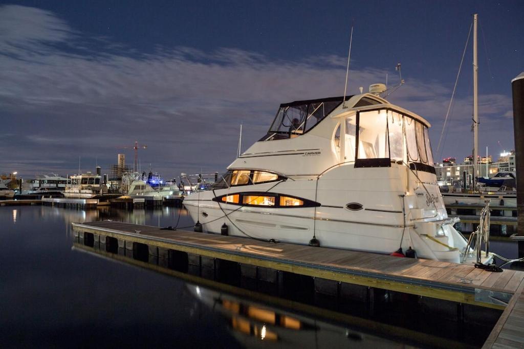 Hotel Sea Pearl Boston Yacht Extérieur photo