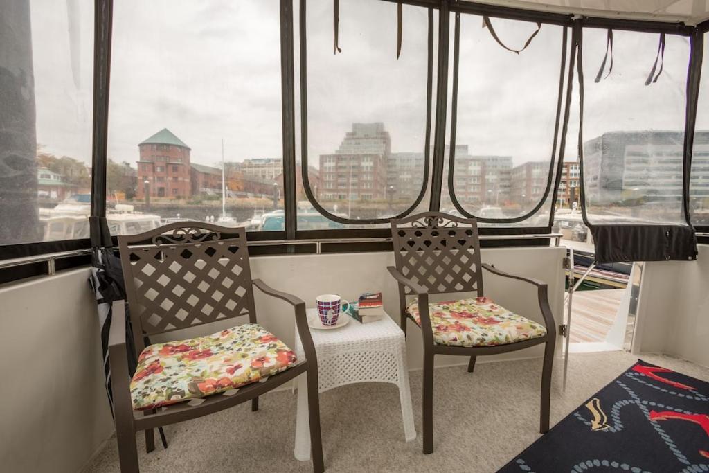 Hotel Sea Pearl Boston Yacht Extérieur photo