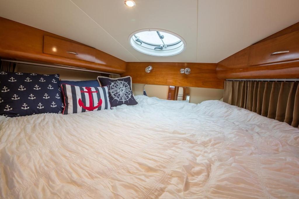 Hotel Sea Pearl Boston Yacht Extérieur photo
