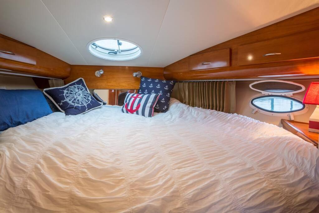 Hotel Sea Pearl Boston Yacht Extérieur photo