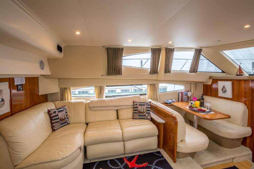Hotel Sea Pearl Boston Yacht Extérieur photo